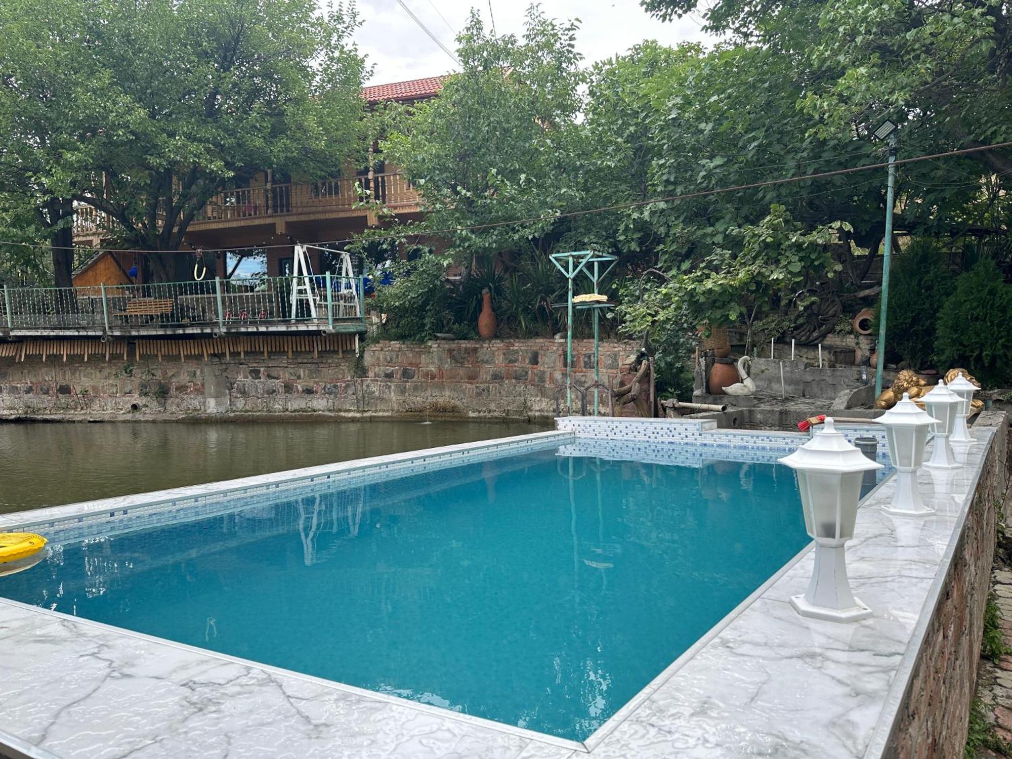 Amiran'S Lake Hotel Tbilisi Buitenkant foto