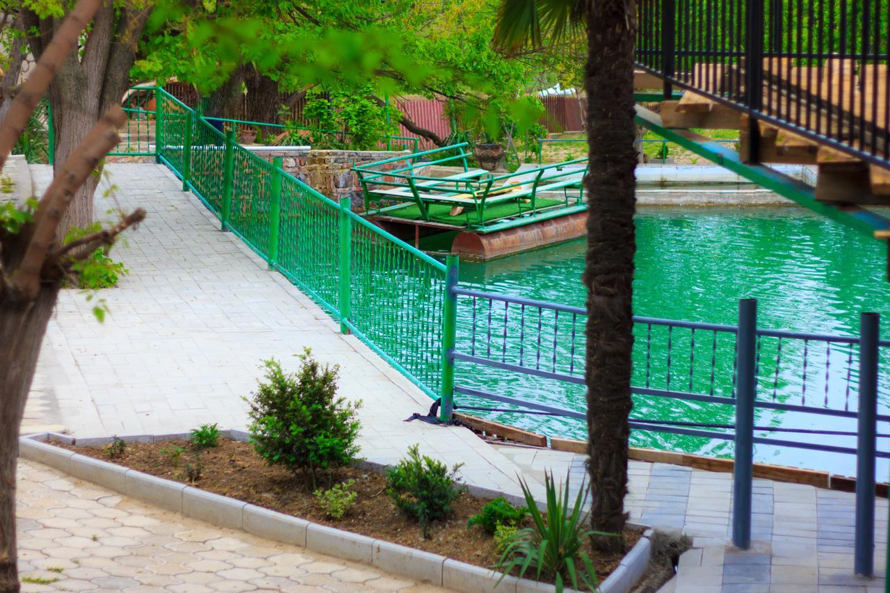 Amiran'S Lake Hotel Tbilisi Buitenkant foto